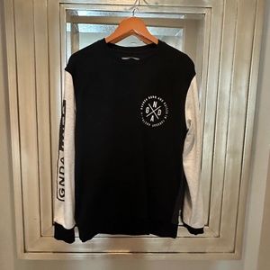 Australian brand sweater size Medium